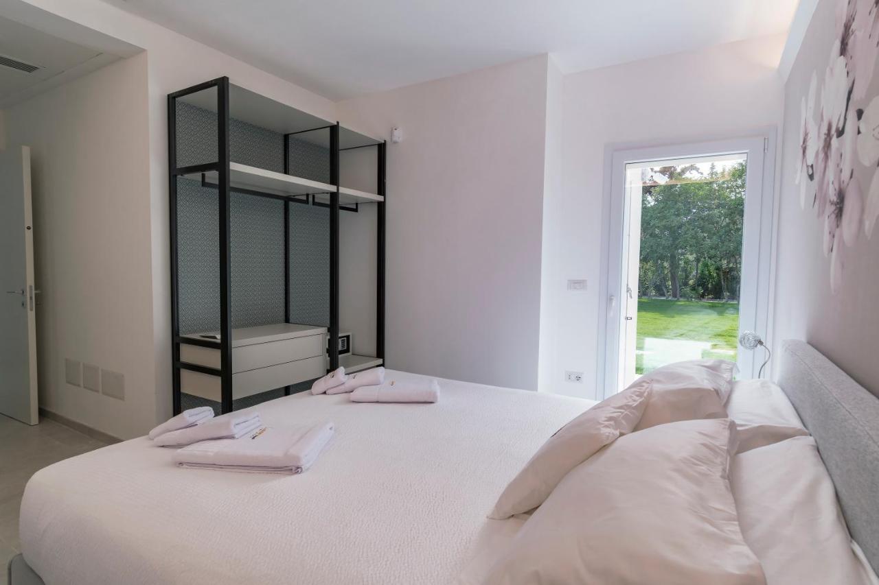 Villa Golden Root Real Estate San Teodoro  Luaran gambar